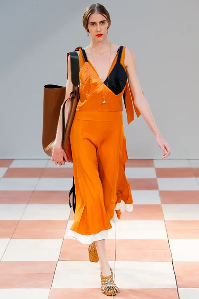 Look 15